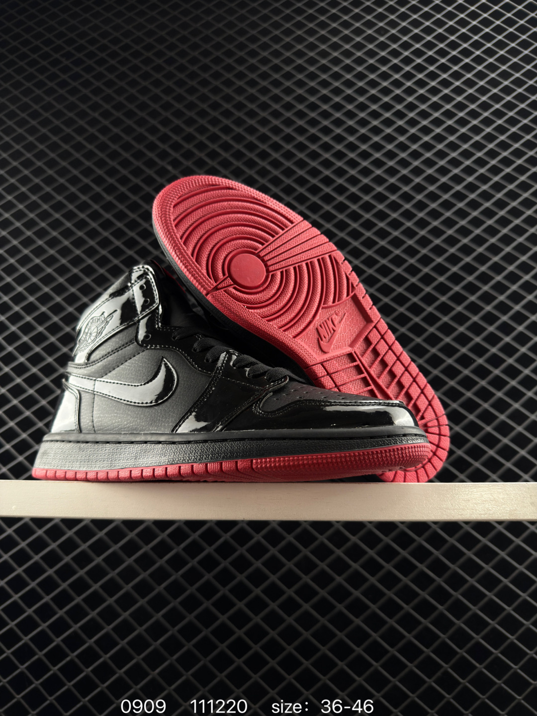 Nike Air Jordan 1 Retro High OG”Black/White“